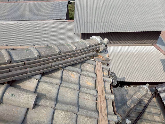 明石市　熨斗瓦　ズレ　棟